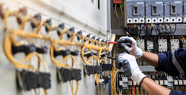 Professional Electrician technician working in Marist College, NY